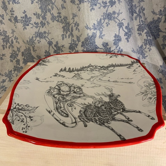 Giftcraft 10" Square Christmas Plate ft. Santa's Sleigh and Red Rim - Picture 9 of 9